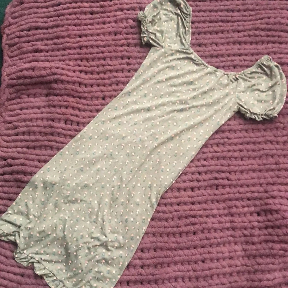 Dress - Picture 3 of 4